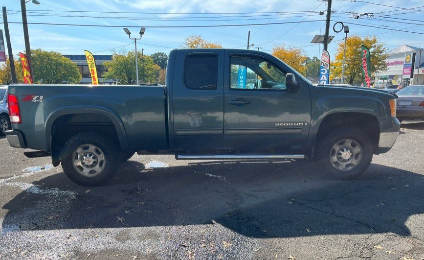 Used 2008 GMC Sierra 2500 SLT w/ Z71 Off-Road Package AWD/4WD image 5
