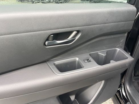 New 2025 Nissan Pathfinder SV image 28