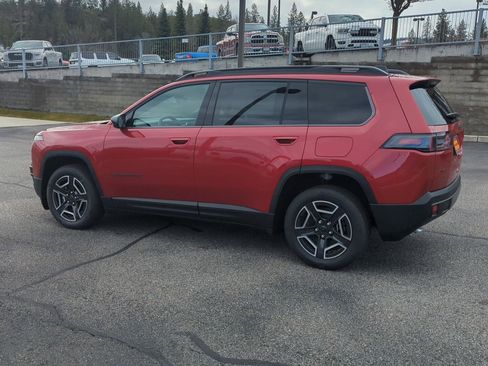 New 2026 Jeep Cherokee Laredo image 4