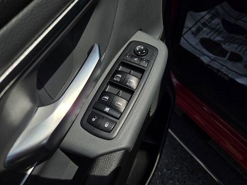 Used 2019 RAM 1500 Big Horn AWD/4WD image 14