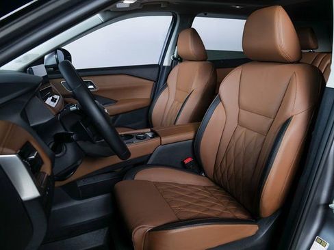 Used 2025 Nissan Rogue Platinum w/ Platinum Premium Package image 10