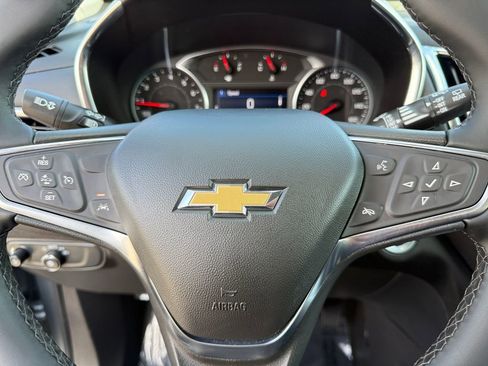 Used 2024 Chevrolet Equinox LT FWD image 18