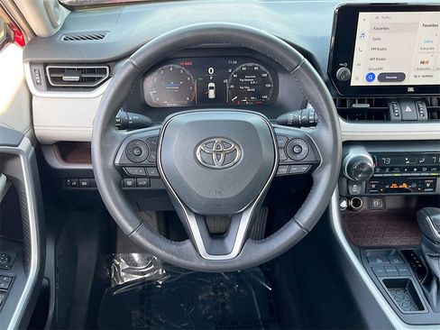 Used 2023 Toyota RAV4 Limited image 21