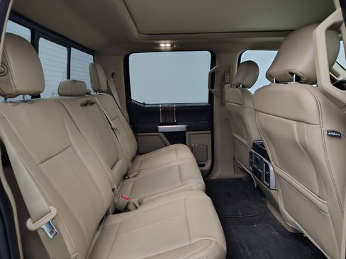 Used 2019 Ford F150 Lariat AWD/4WD image 17