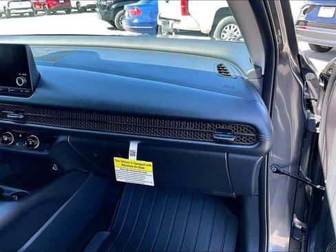 Certified 2025 Honda HR-V LX image 21