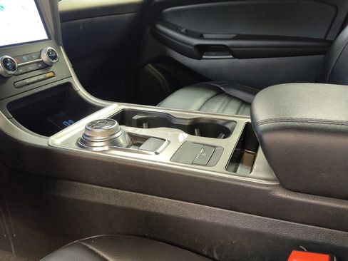 Used 2024 Ford Edge SEL image 26