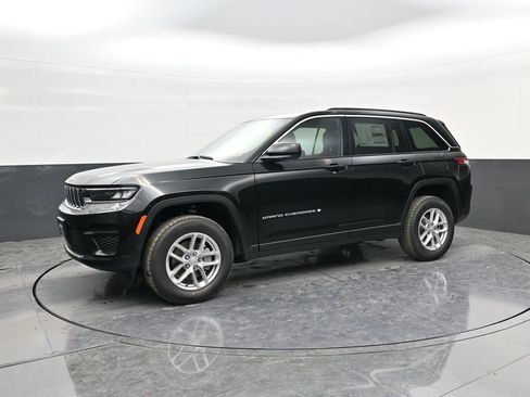 New 2025 Jeep Grand Cherokee Laredo X image 3