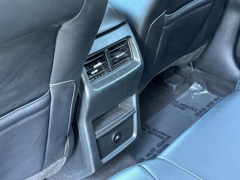 Used 2024 Ford Edge SEL image 14