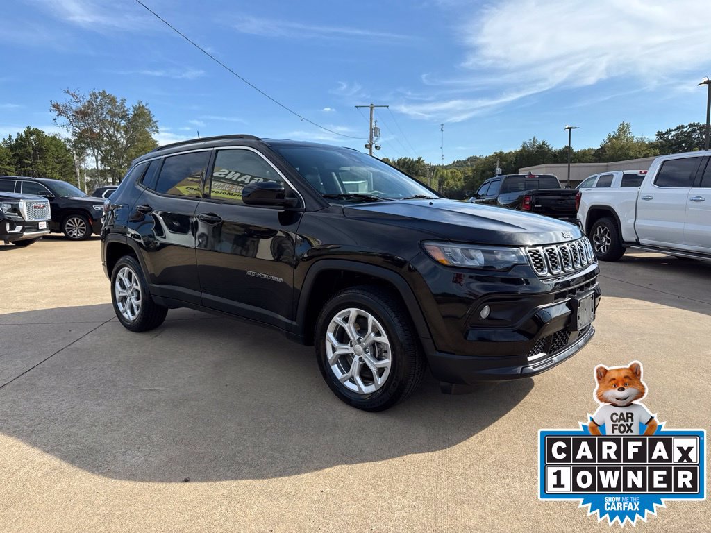 Certified 2024 Jeep Compass Latitude AWD/4WD image 3