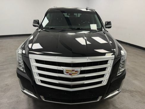 Used 2017 Cadillac Escalade Luxury AWD/4WD image 14