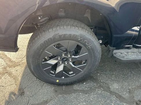 Used 2024 Ford F150 Lightning Lariat image 17