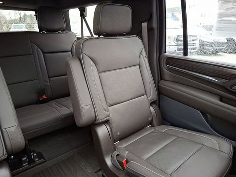 Used 2021 GMC Yukon XL Denali w/ Denali Premium Package image 21