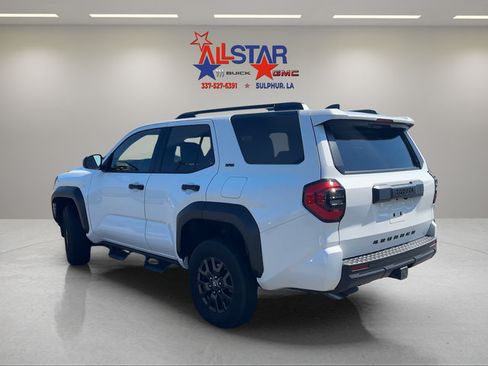 Used 2025 Toyota 4Runner SR5 RWD image 5