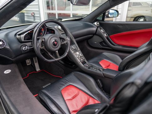 Used 2016 McLaren 650S Spider RWD image 21
