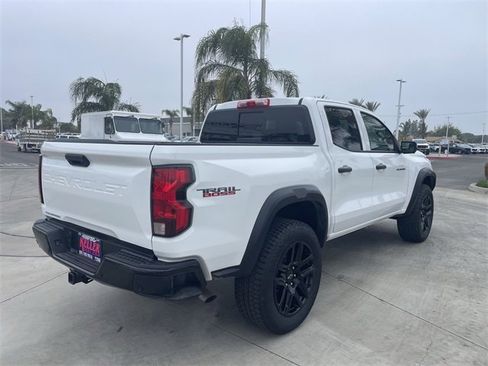 Used 2024 Chevrolet Colorado Trail Boss w/ Technology Package image 8
