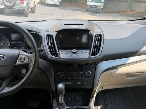 Used 2017 Ford Escape SE w/ Equipment Group 201A FWD image 20