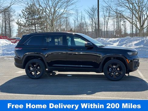 New 2026 Jeep Grand Cherokee Limited w/ Limited Altitude Package image 4