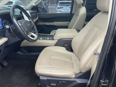 Used 2023 Ford Expedition Limited image 15