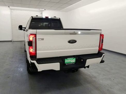 Used 2024 Ford F250 Lariat w/ Black Appearance Package image 7