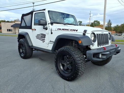 Used 2015 Jeep Wrangler Rubicon image 2