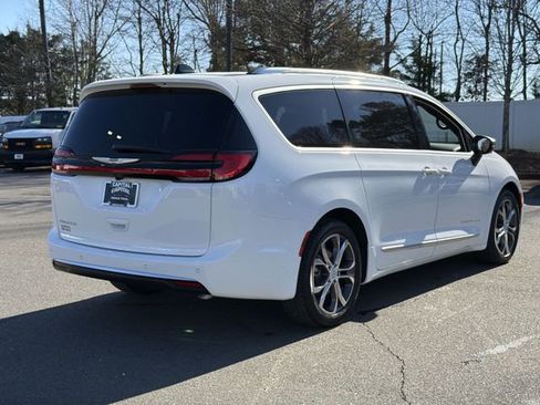 New 2026 Chrysler Pacifica Pinnacle image 12