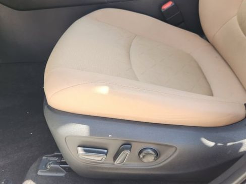 Used 2025 Toyota RAV4 XLE w/ Convenience Package FWD image 18