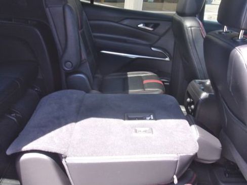 Used 2025 Chevrolet Traverse RS w/ LPO, Floor Liner Package AWD/4WD image 37