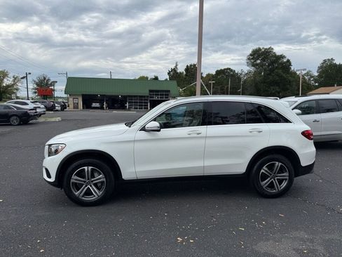Used 2019 Mercedes-Benz GLC 300 4MATIC image 4