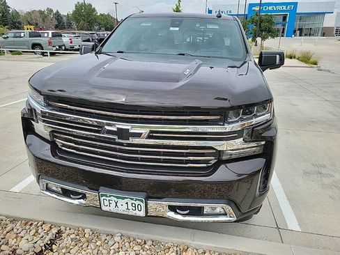 Used 2019 Chevrolet Silverado 1500 High Country w/ Technology Package AWD/4WD image 2