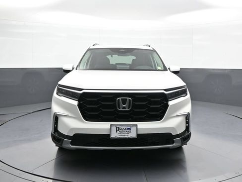 Certified 2025 Honda Pilot Elite image 2