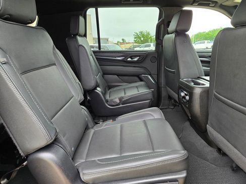 Used 2023 GMC Yukon XL Denali AWD/4WD image 28