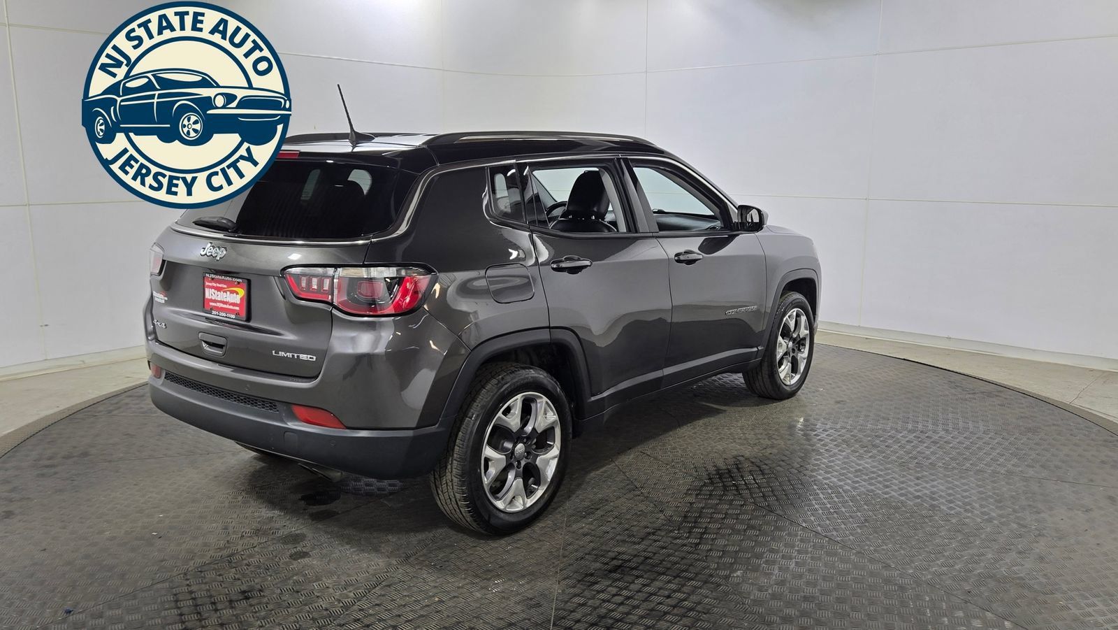 Used 2018 Jeep Compass Limited w/ Safe & Security Group AWD/4WD image 7