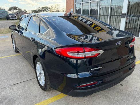 Used 2020 Ford Fusion SE image 9
