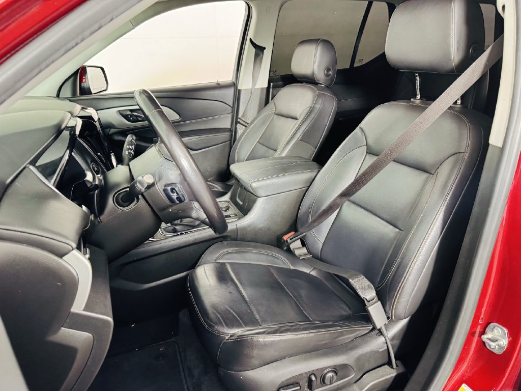 Used 2021 Chevrolet Traverse RS FWD image 7