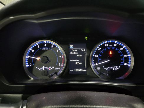 Used 2017 Toyota Highlander LE image 34