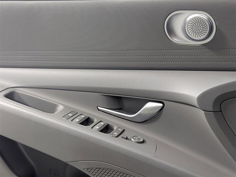 New 2025 Hyundai Elantra SE image 14