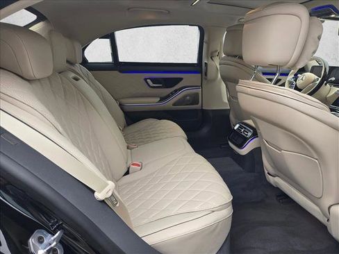 Used 2024 Mercedes-Benz S 580e 4MATIC Sedan image 18