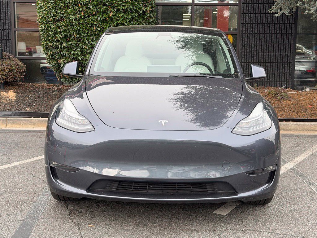 Used 2022 Tesla Model Y Long Range AWD/4WD image 3