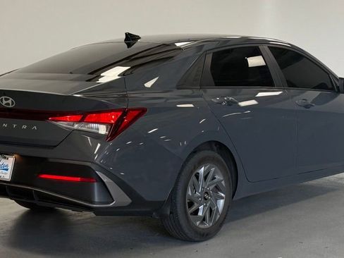 Used 2024 Hyundai Elantra SEL image 4