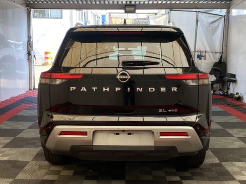 Used 2022 Nissan Pathfinder SL AWD/4WD image 5