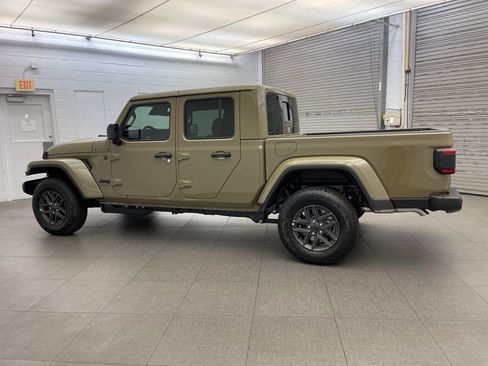 New 2026 Jeep Gladiator Sport image 5