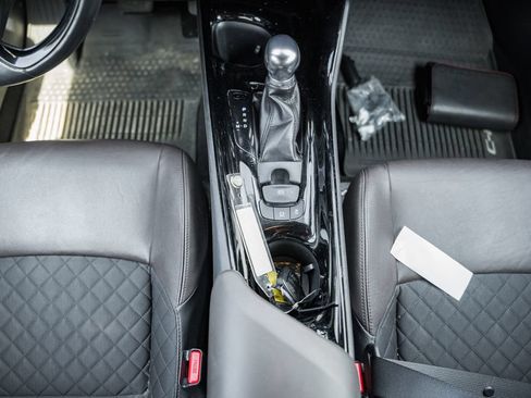Used 2019 Toyota C-HR Limited FWD image 26