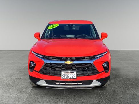 Used 2025 Chevrolet Blazer LT FWD image 8