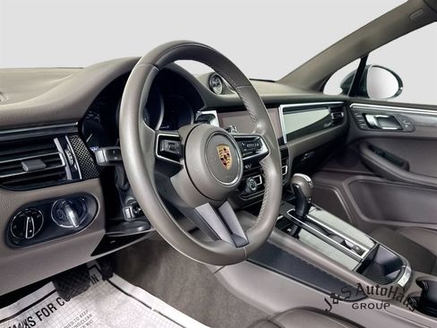 Used 2023 Porsche Macan S w/ Sport Chrono Package AWD/4WD image 9