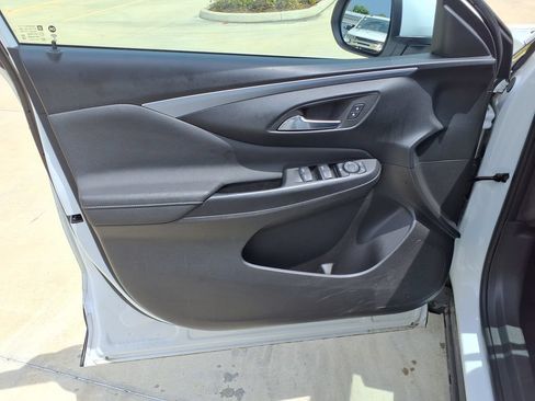 Used 2025 Buick Envista Preferred FWD image 13