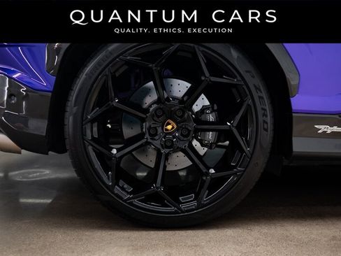 Used 2023 Lamborghini Urus Performante AWD/4WD image 10