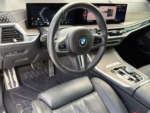 Used 2025 BMW X7 M60i AWD/4WD image 4