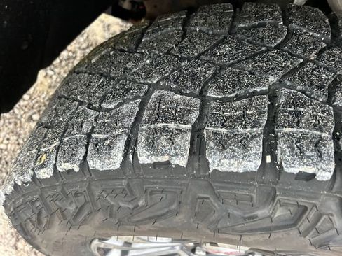 Used 2021 GMC Sierra 1500 AT4 image 57