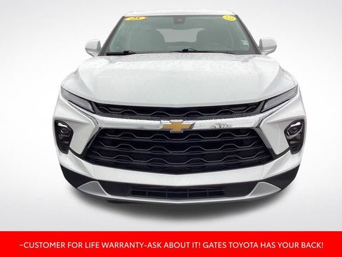 Used 2025 Chevrolet Blazer LT image 2