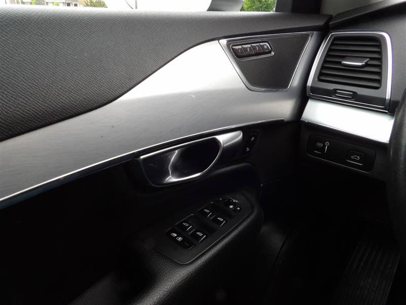 Used 2018 Volvo XC90 T5 Momentum FWD image 28